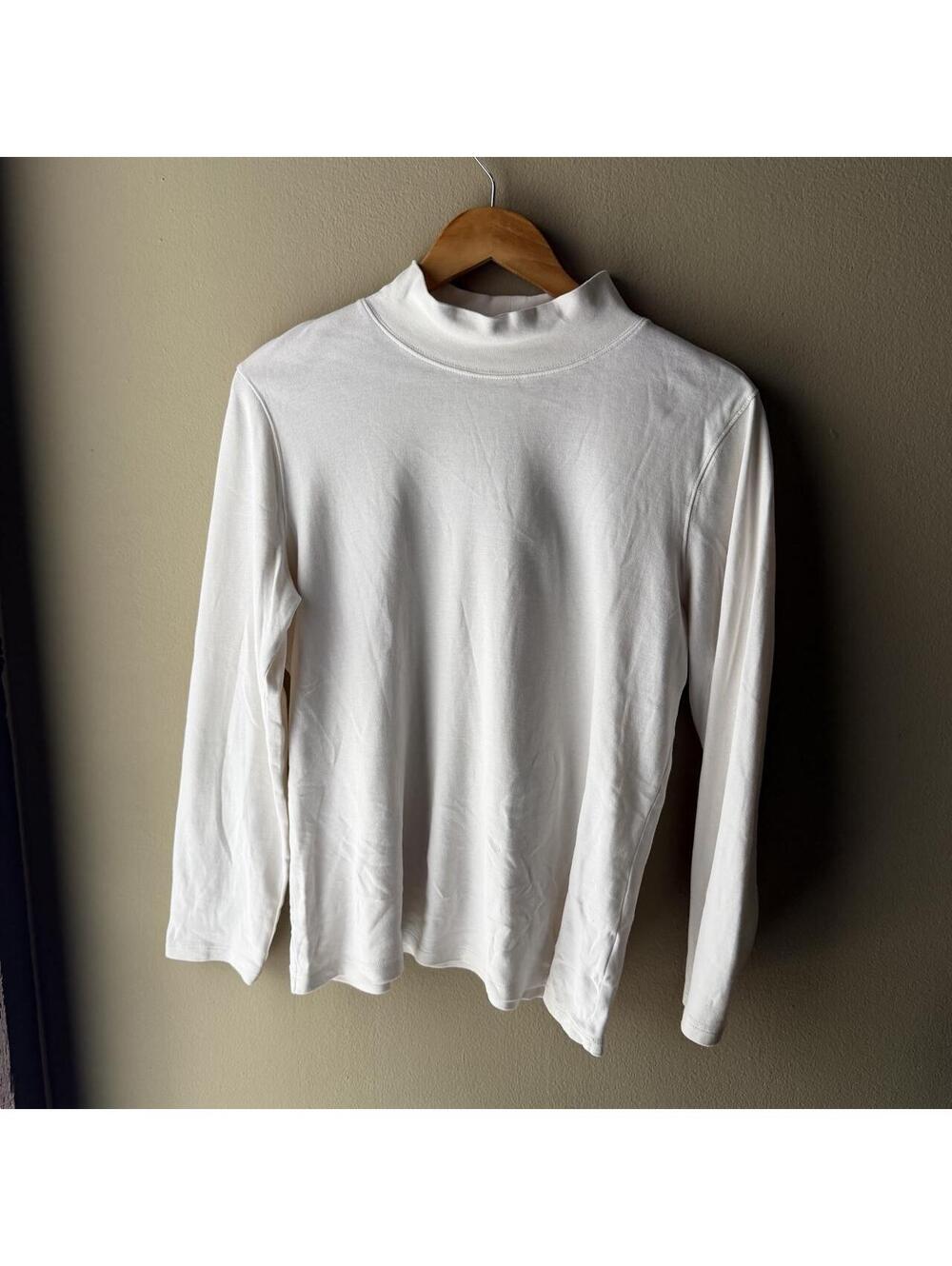St. John’s Bay White Cotton Mock Neck Long Sleeve Top 🤍